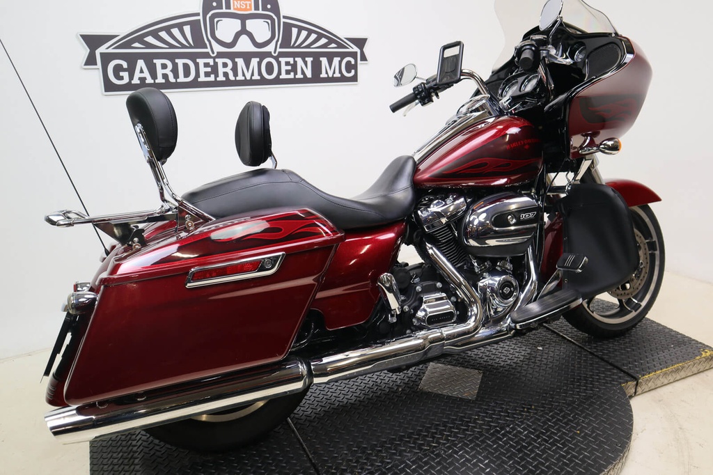 Road Glide S FLTRS M8, 2017