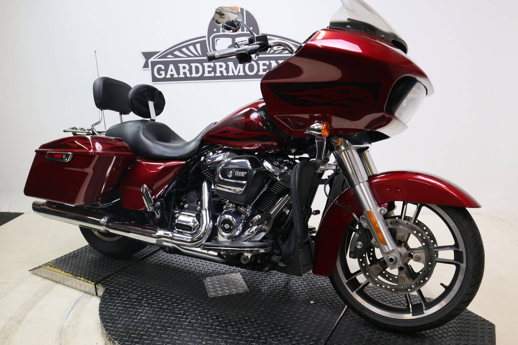 Road Glide S FLTRS M8, 2017