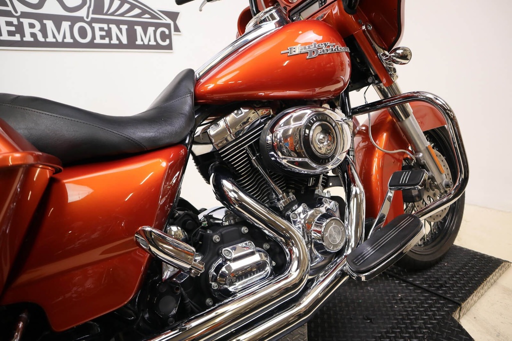 Street Glide FLHX, 2011