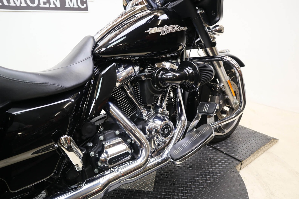 Street Glide FLHX 107 M8, 2020