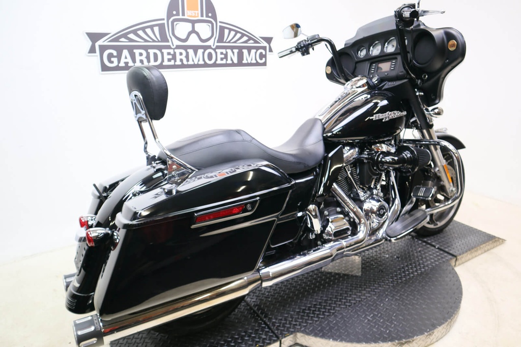 Street Glide FLHX 107 M8, 2020