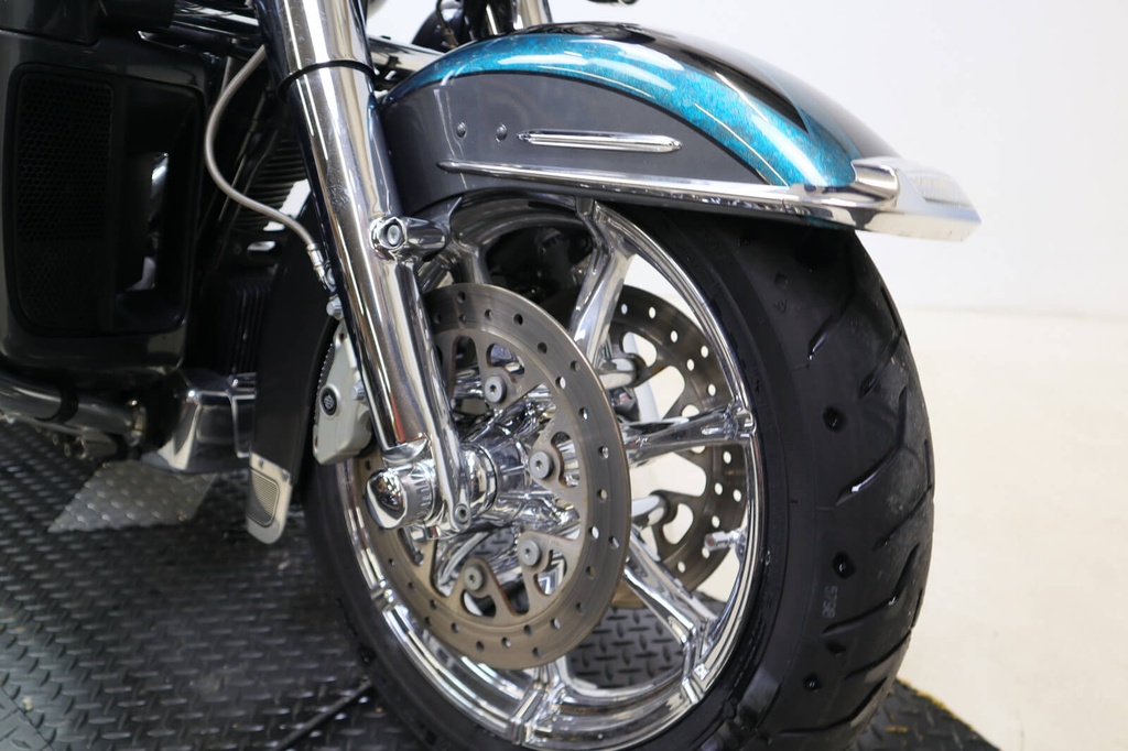 Ultra Classic Limited CVO FLHTKSE. 110/1800, 2015