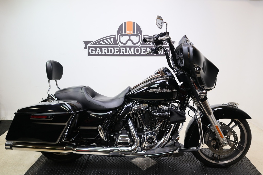 Street Glide FLHX 107 M8, 2020