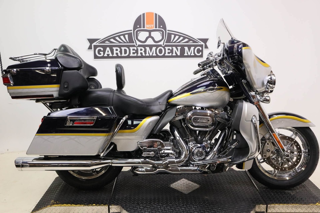 Electra Glide Ultra Classic CVO, 2012